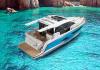 Sealine C390 